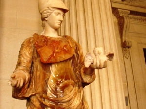 Minerva-Atenea y La Lechuza (escultura)